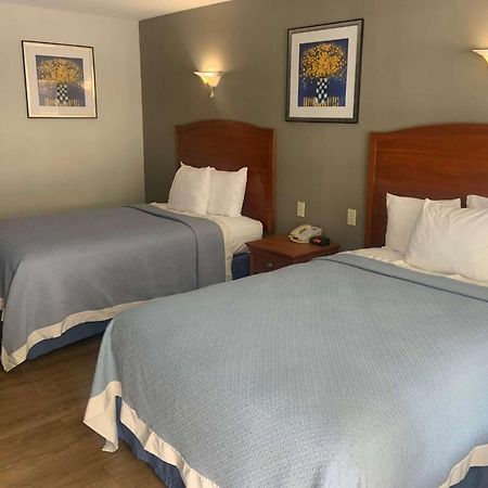Days Inn By Wyndham Elmsford Esterno foto