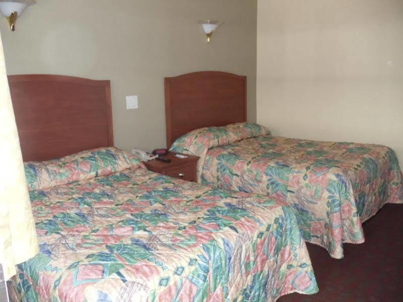 Days Inn By Wyndham Elmsford Esterno foto