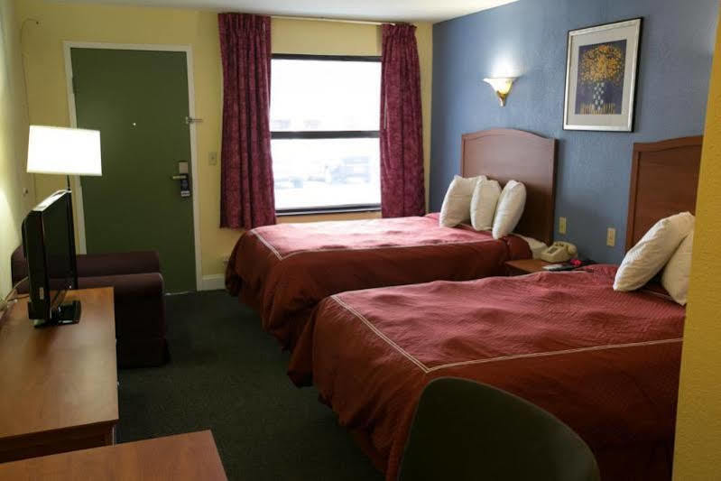 Days Inn By Wyndham Elmsford Esterno foto