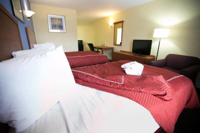 Days Inn By Wyndham Elmsford Esterno foto